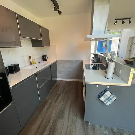 Niege Schueuen * Born