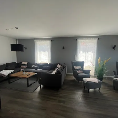 Semesterbostad Niege Schueuen *