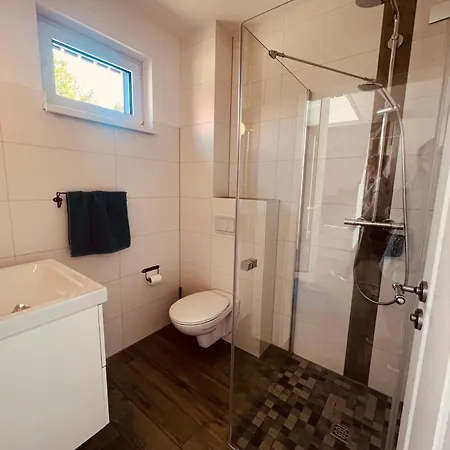 Semesterbostad Niege Schueuen *