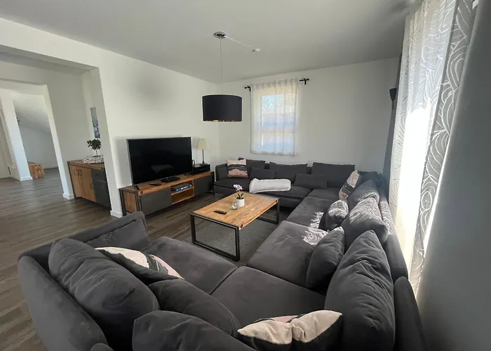 Niege Schüün * Born